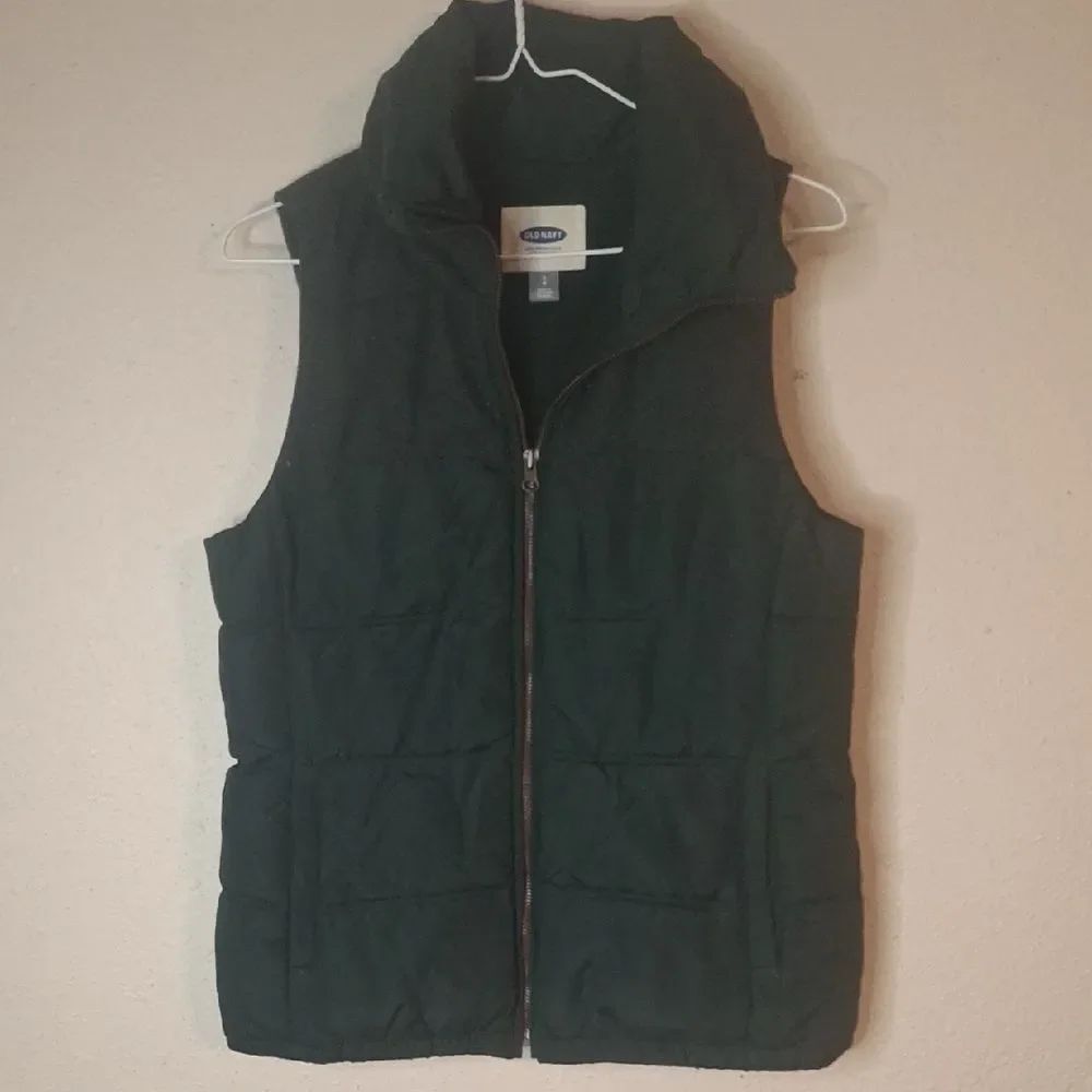 Old Navy Green Quilted Vest size small